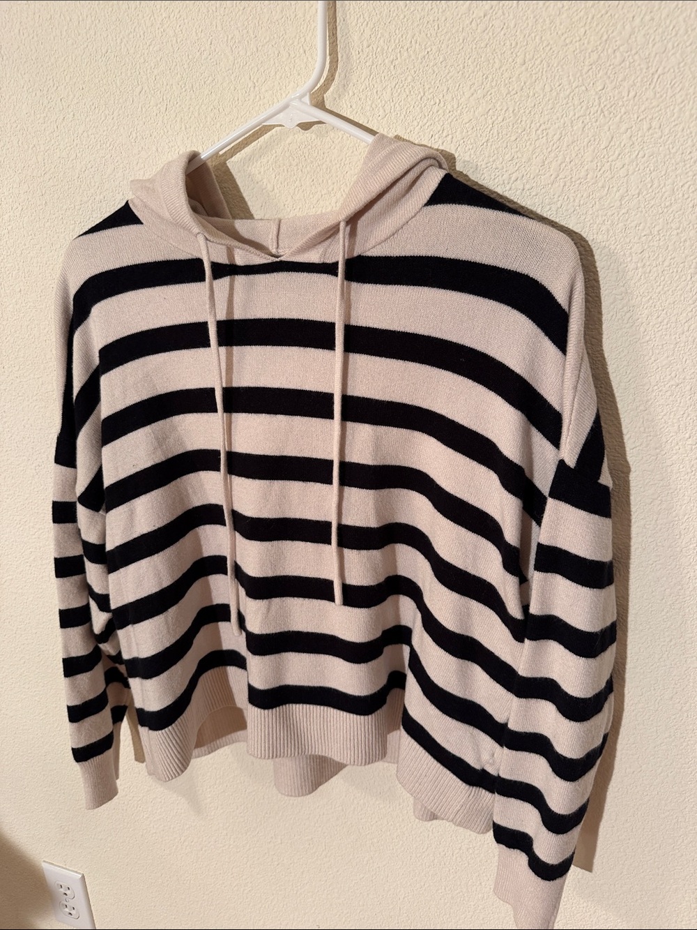 Women’s Tex Hooded Knit Sweater - Black & Cream